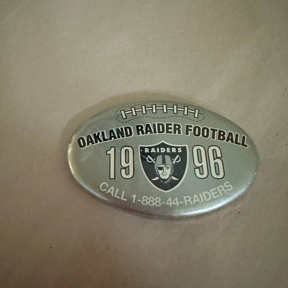 RARE Oakland Raiders Pin